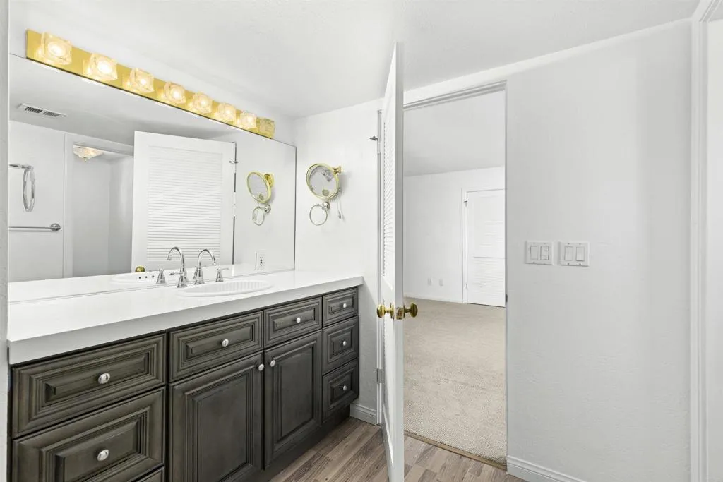 https://cdn.realtyfeed.com/cdn/127/306439924/e951f12ba14cc837a9a6d4727e7cd53e.webp