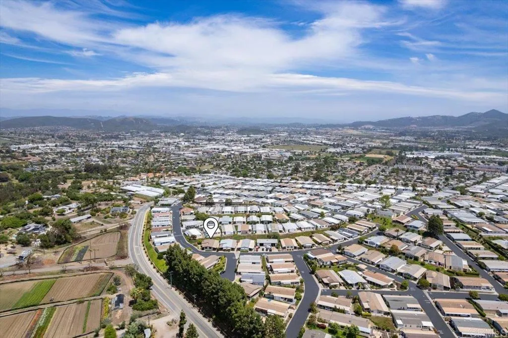 https://cdn.realtyfeed.com/cdn/127/306439937/01dee7a735111ddd621732ab18ce8232.webp