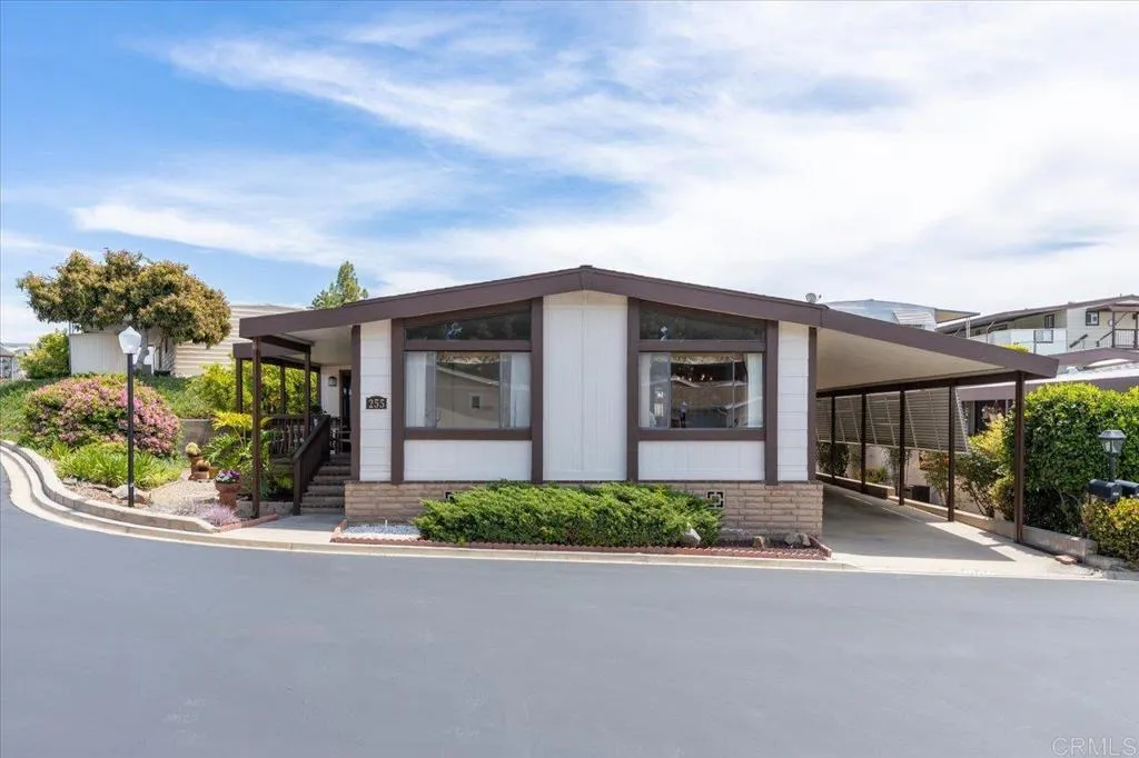https://cdn.realtyfeed.com/cdn/127/306439937/2c4d5ddb8649fb6b08d53bb87116c1d6.webp