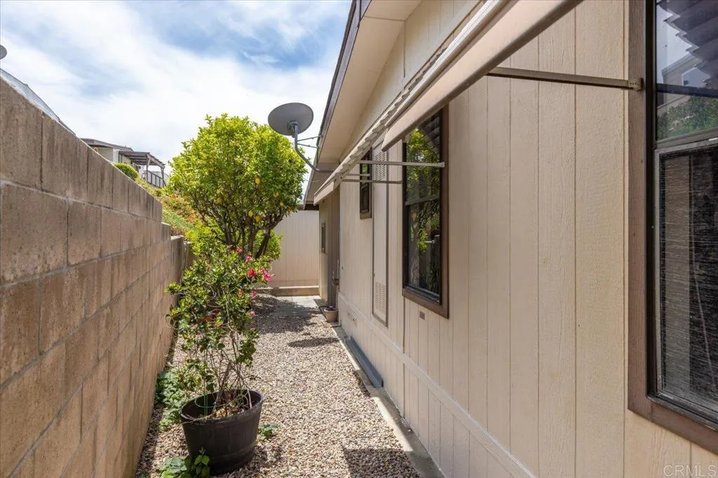 https://cdn.realtyfeed.com/cdn/127/306439937/356f273520c875b83efaab75eeddffef.webp