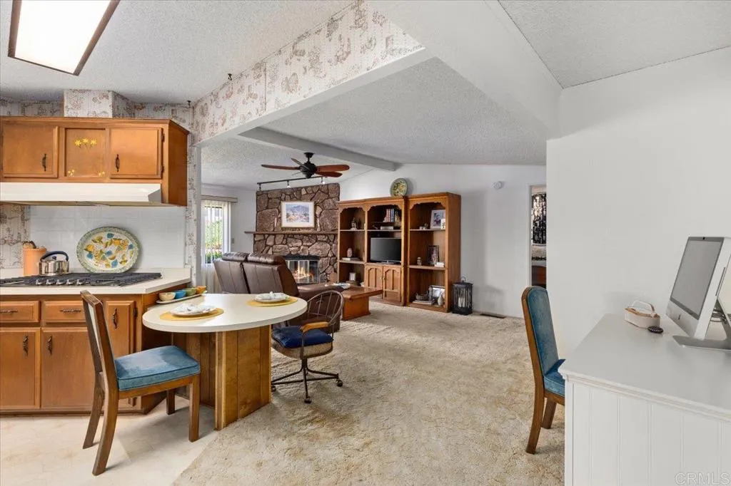 https://cdn.realtyfeed.com/cdn/127/306439937/4e64b17fb07f07acc555f5e203498142.webp