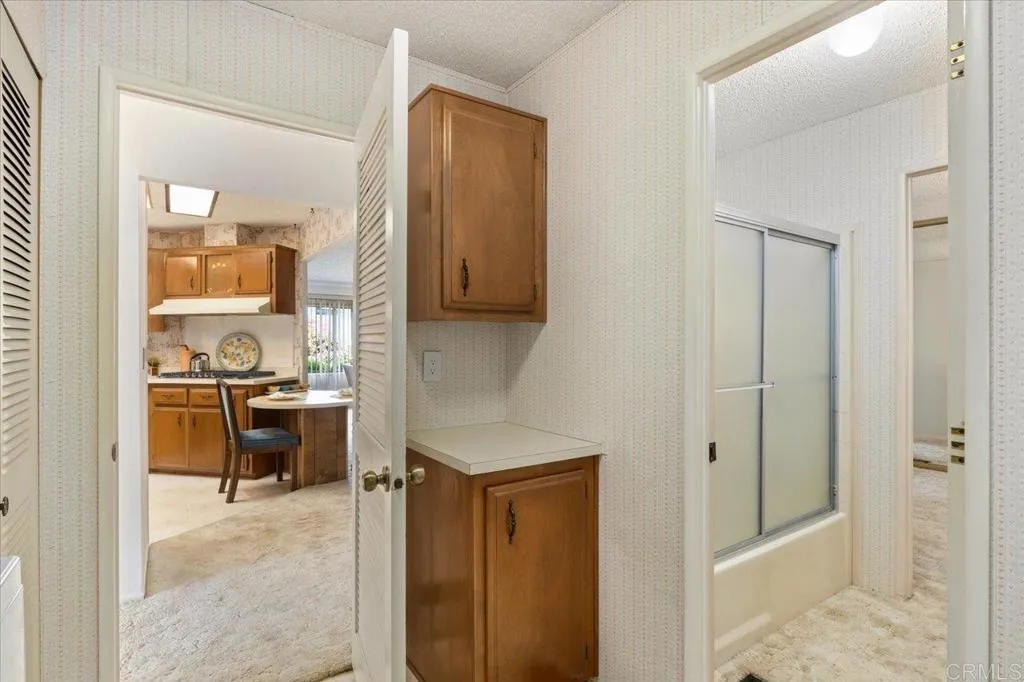 https://cdn.realtyfeed.com/cdn/127/306439937/9180cbea1591fd718bcd9ab6c6cddf84.webp