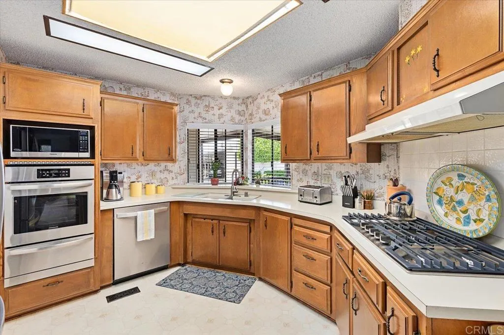 https://cdn.realtyfeed.com/cdn/127/306439937/b5baaafcf153442b44eb4d0d4161f2e9.webp