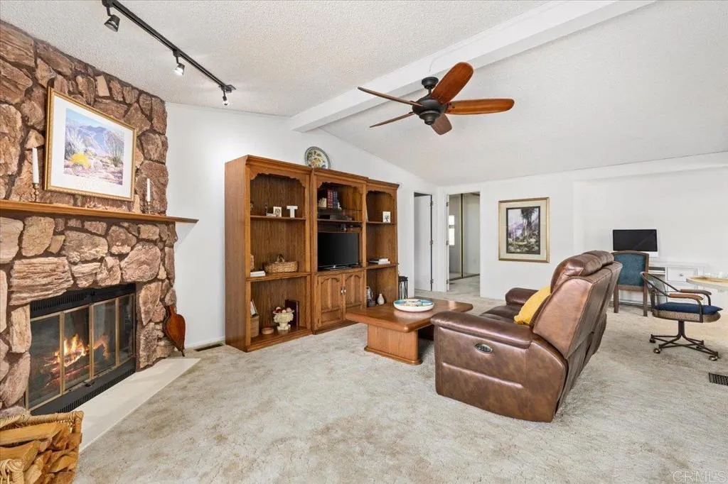 https://cdn.realtyfeed.com/cdn/127/306439937/ca4df2edccc5c12ff37e7d9032b0f94d.webp