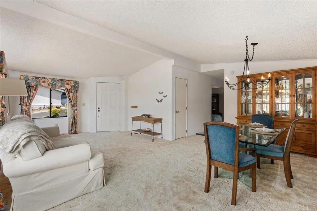 https://cdn.realtyfeed.com/cdn/127/306439937/eb51c9fcd8cc1e3038a808e99c489da8.webp