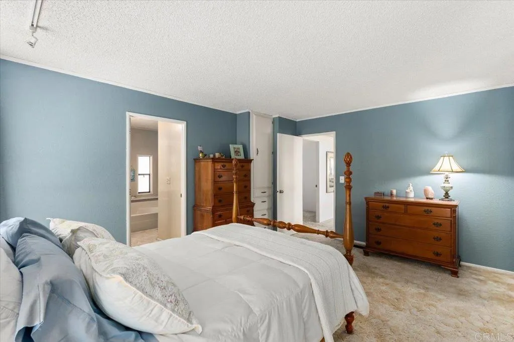 https://cdn.realtyfeed.com/cdn/127/306439937/fe8ca57d7ced667639aff4197dea8792.webp