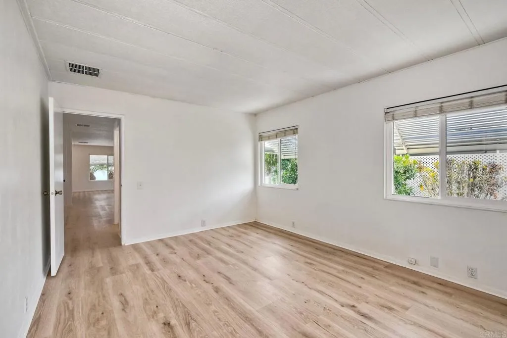 https://cdn.realtyfeed.com/cdn/127/306440024/930da52b785a06b135118b9554019051.webp
