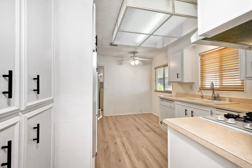 https://cdn.realtyfeed.com/cdn/127/306440024/9369d7a959096b5022d892692a799cad.webp