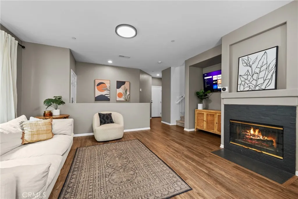 More Details about MLS # OC25106678 : 284 TRILOGY STREET