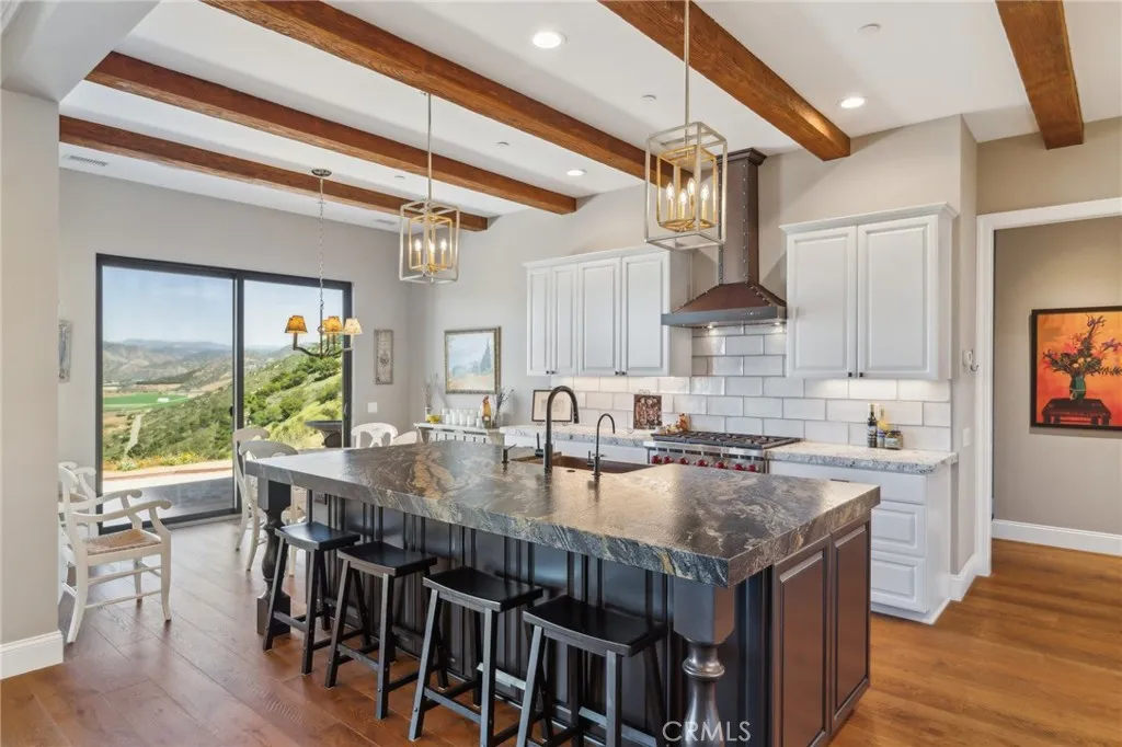 https://cdn.realtyfeed.com/cdn/127/306440067/5cfef063df6ed8b5fd914a9ab79847a2.webp
