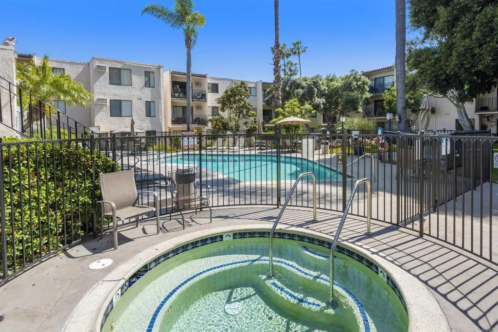 https://cdn.realtyfeed.com/cdn/127/306440071/d20d696f1162b433fa5583dda7e97783.webp
