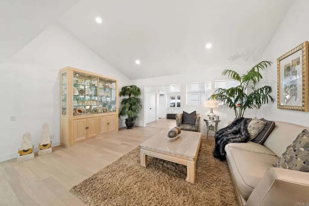 Photo #3: NDP2504754 Listing 