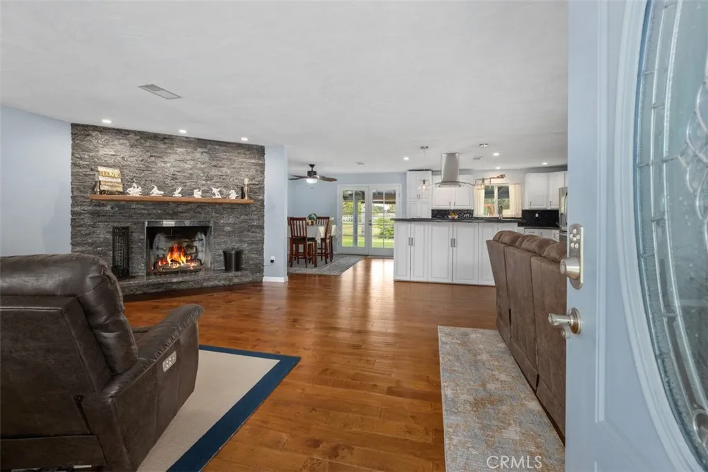 https://cdn.realtyfeed.com/cdn/127/306440508/72c1e7f4231abe4379a9a4607fcc71ee.webp
