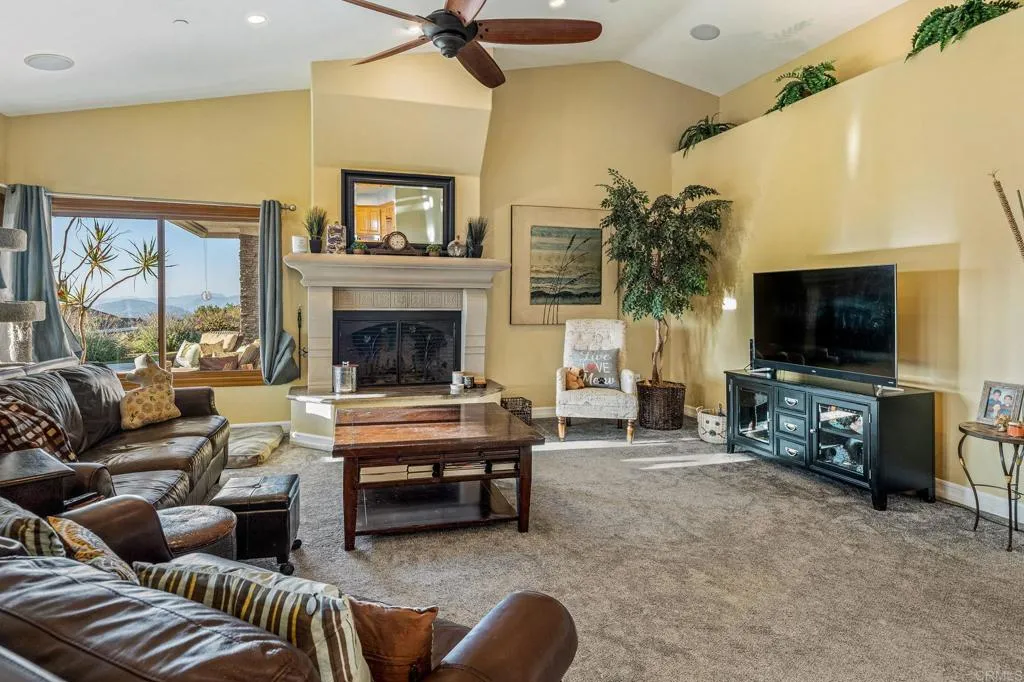 https://cdn.realtyfeed.com/cdn/127/306440953/17085517dbdace44abc0ccb539063c7e.webp
