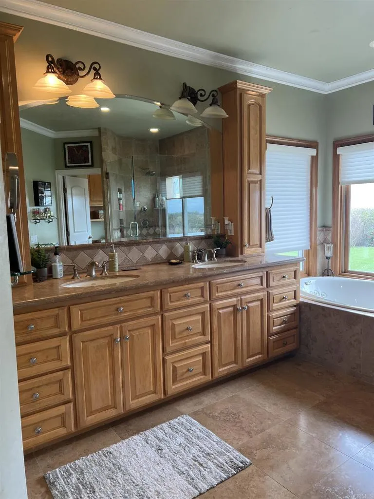 https://cdn.realtyfeed.com/cdn/127/306440953/2d1bf3644a83b0504f4d501a57c3aaf9.webp