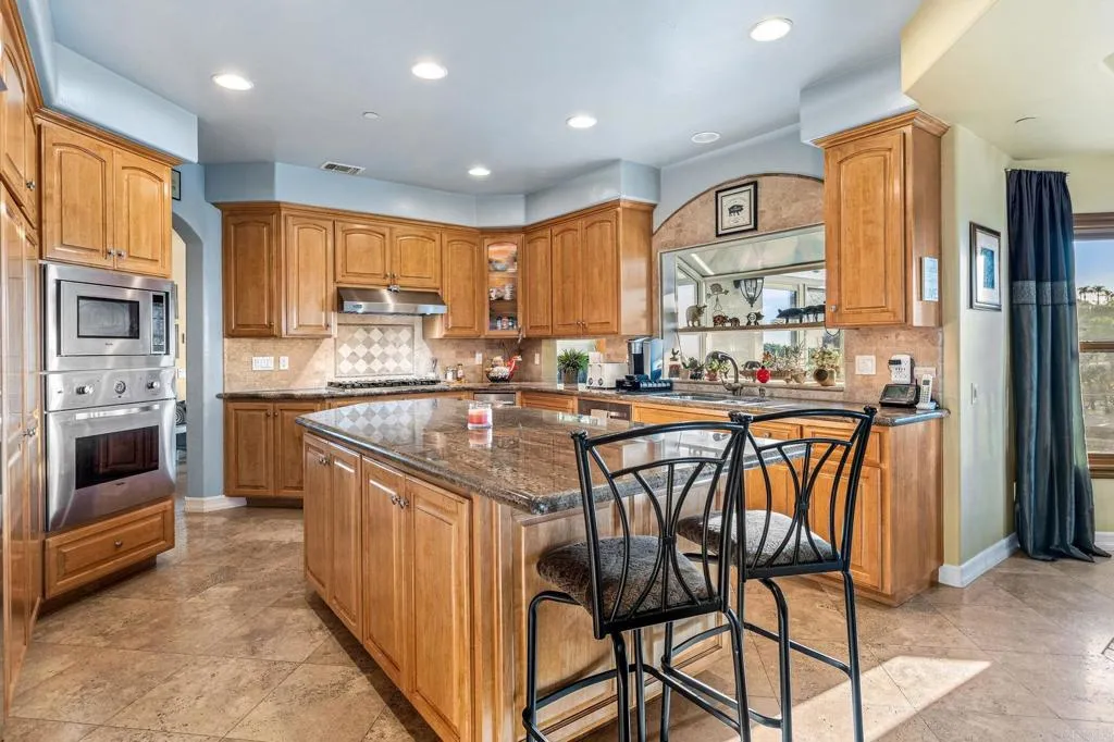 https://cdn.realtyfeed.com/cdn/127/306440953/77ec6bb8688e05c8bab5b3bd2341e7de.webp