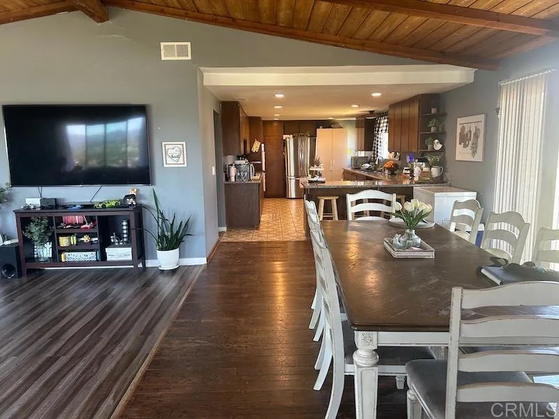 https://cdn.realtyfeed.com/cdn/127/306440987/786608b5a892ebc006d472b6632b4294.webp