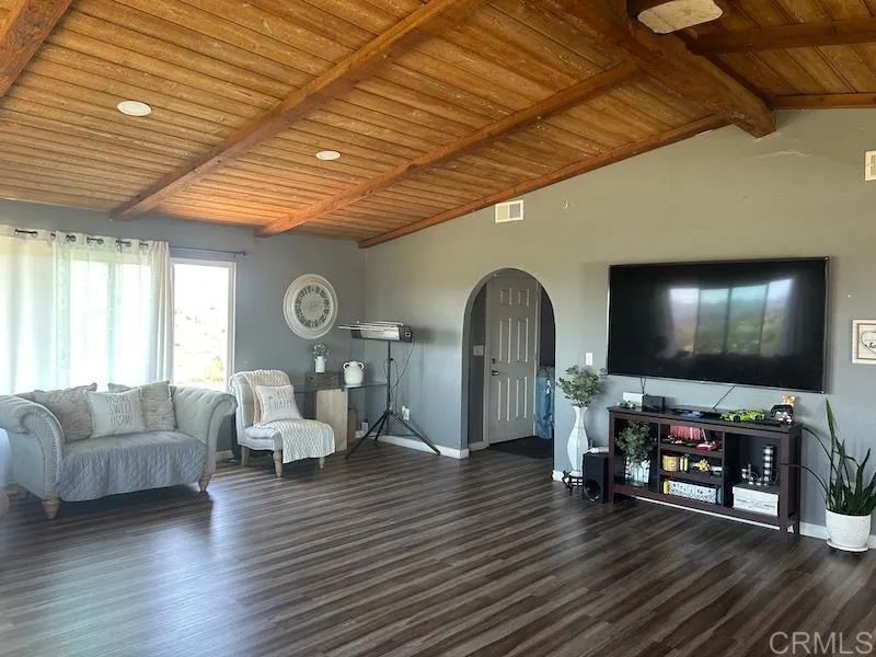 https://cdn.realtyfeed.com/cdn/127/306440987/7f9f47ebc65a0f73db48de8e819d6226.webp
