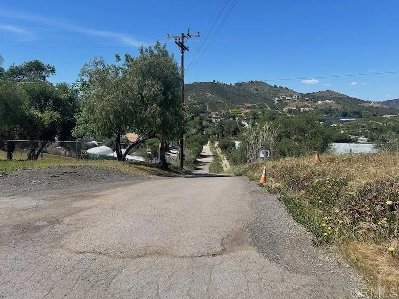 https://cdn.realtyfeed.com/cdn/127/306440987/ac5c11cb3f1a9fa04ffdbeda64c904a9.webp