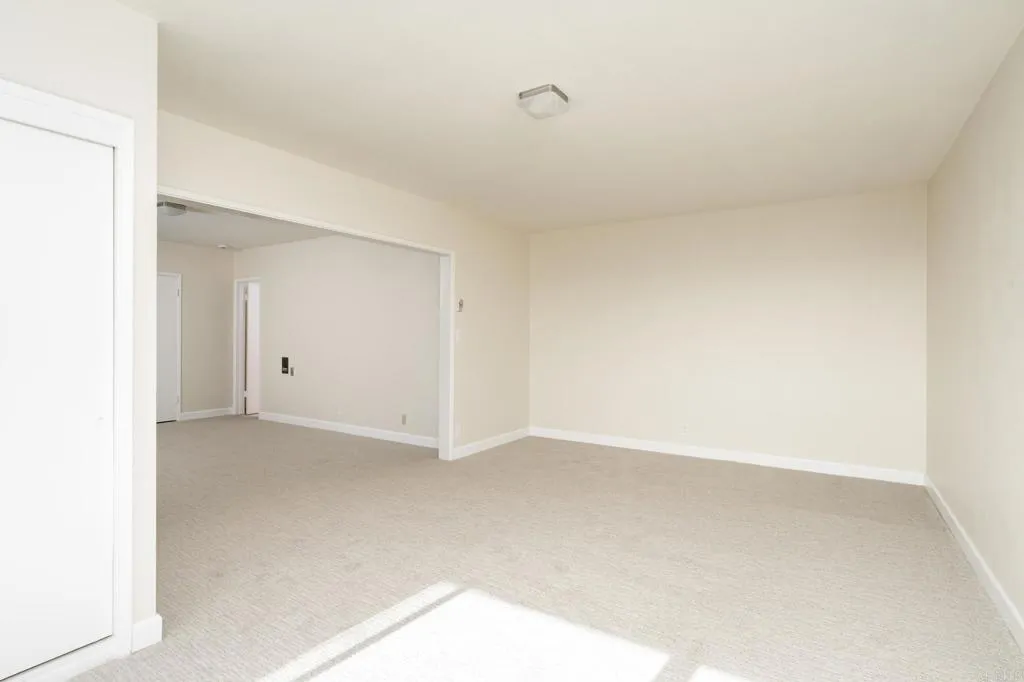 https://cdn.realtyfeed.com/cdn/127/306440988/e8b41dbcad741a4d9486ebb5ad23c504.webp