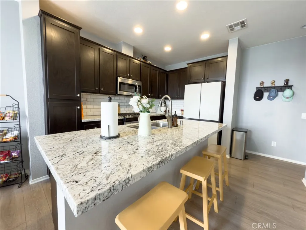 Photo #4: SB25107682 Listing 