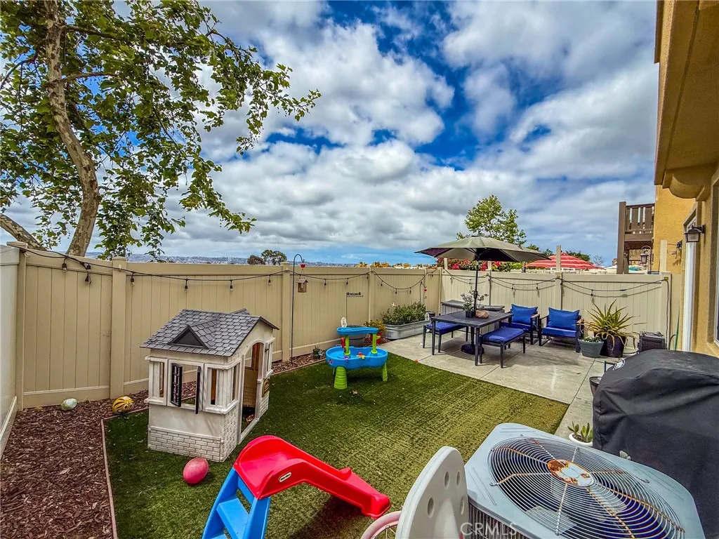 Photo #13: SB25107682 Listing: Photo #13