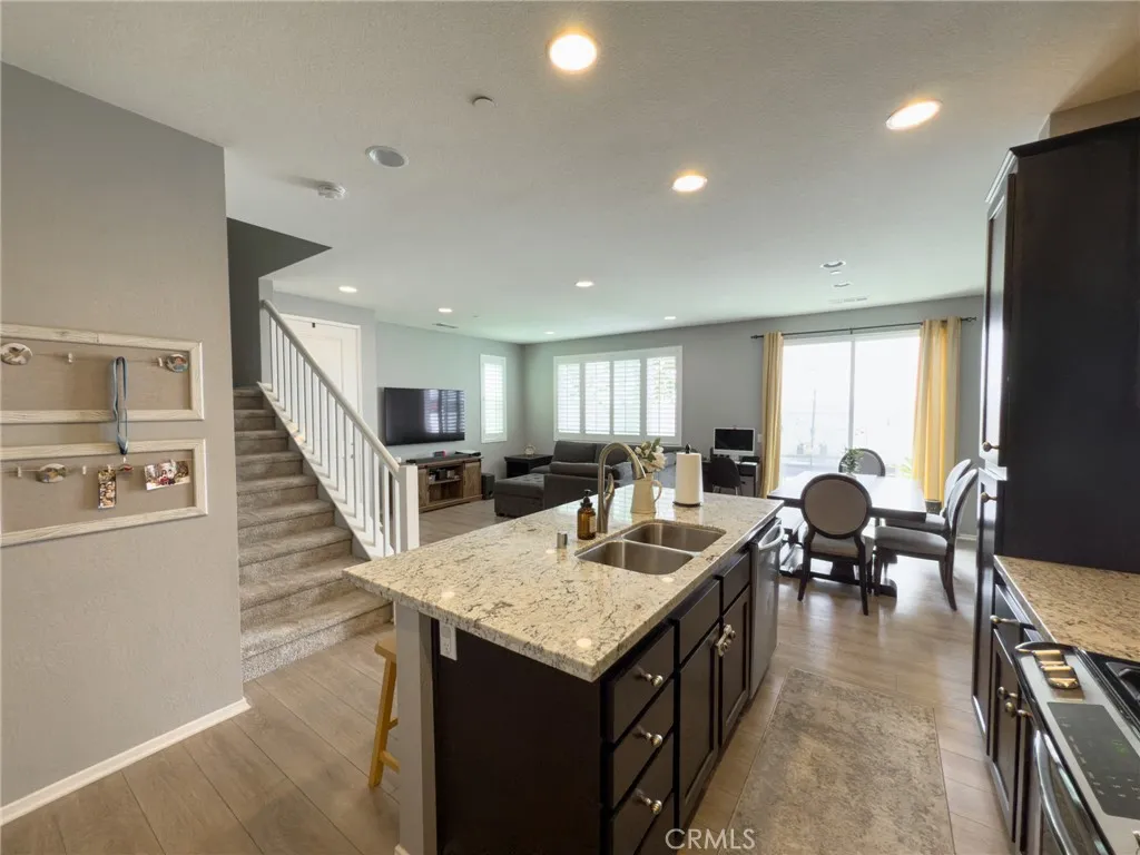 https://cdn.realtyfeed.com/cdn/127/306441126/ce7905261f5ef9c1725841e8bc2eae0a.webp