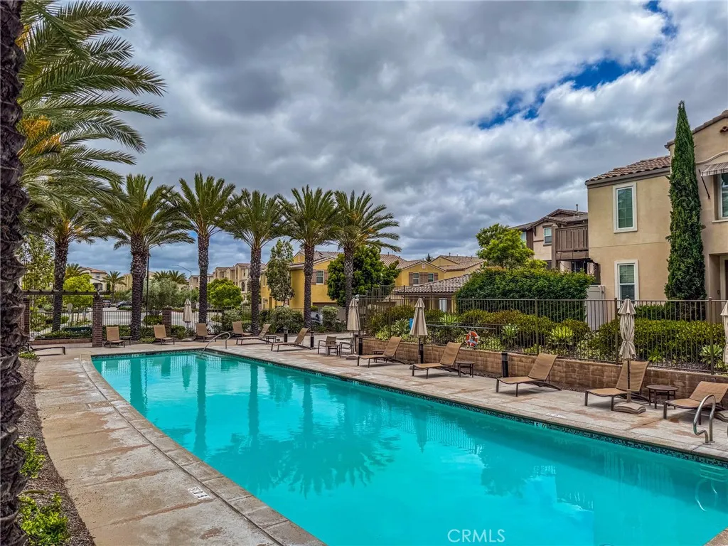 Photo #2: SB25107682 Listing 