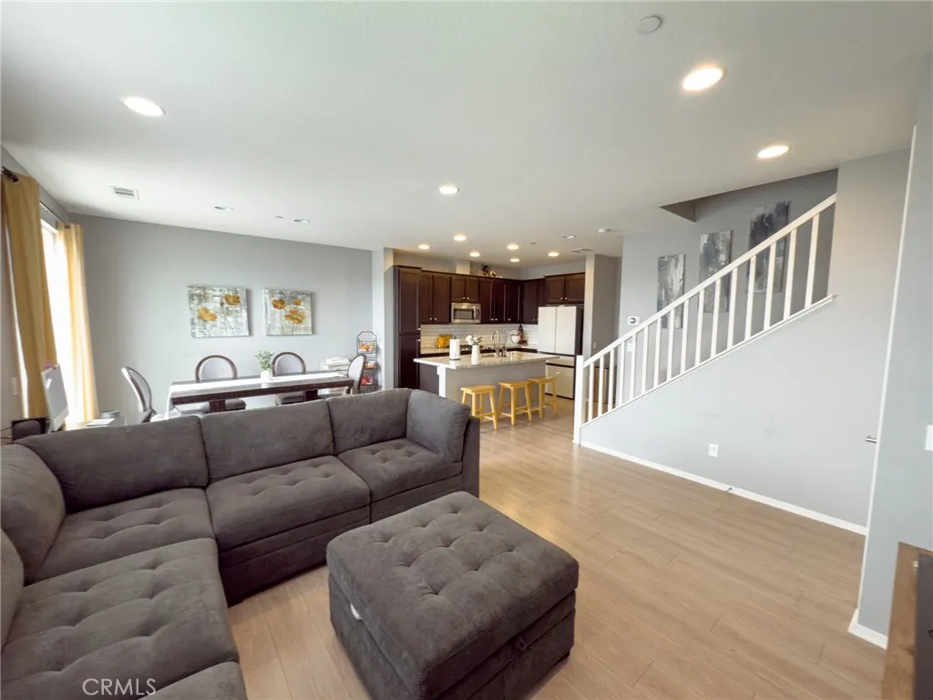 Photo #7: SB25107682 Listing: Photo #7
