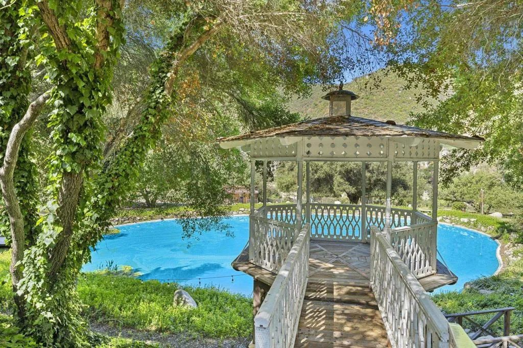 https://cdn.realtyfeed.com/cdn/127/306441127/5406e908a901f4bc1104a7625071e4c8.webp