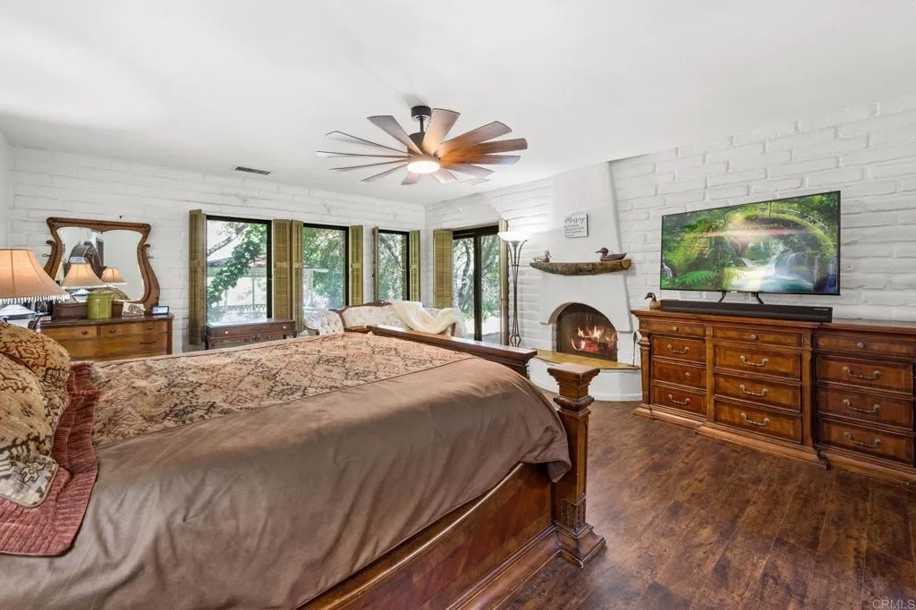 https://cdn.realtyfeed.com/cdn/127/306441127/643dffa67e9809063f843ba44cadc38b.webp