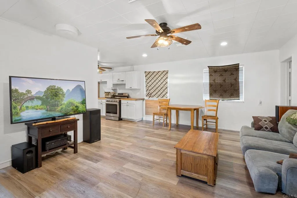 https://cdn.realtyfeed.com/cdn/127/306441127/65bdc89a765a094e3852a0126f944823.webp