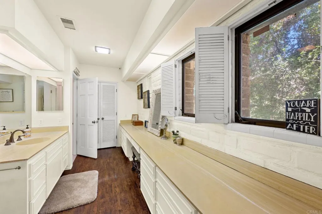 https://cdn.realtyfeed.com/cdn/127/306441127/6faece4e9251a86560e7847bc6e8a744.webp