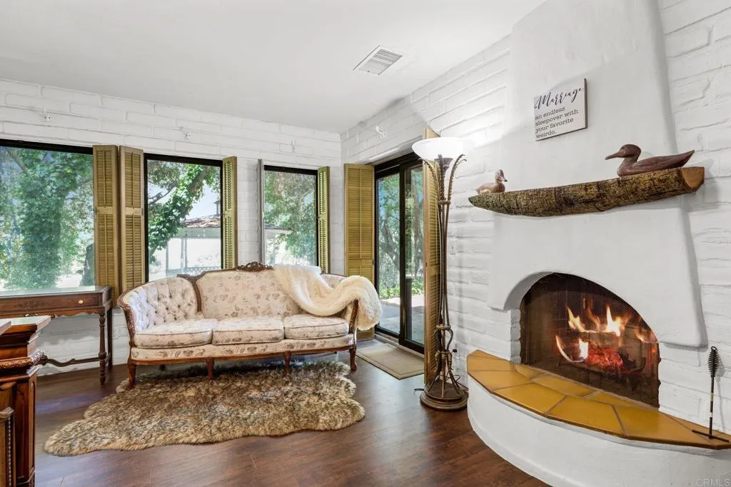 https://cdn.realtyfeed.com/cdn/127/306441127/76ba1b447fac7d5e8db2bb8d60fc0461.webp