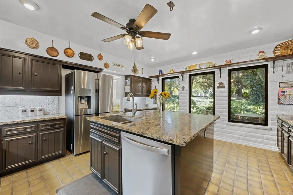 https://cdn.realtyfeed.com/cdn/127/306441127/7a33eb0c1e7399f67a5ba93472d02c50.webp