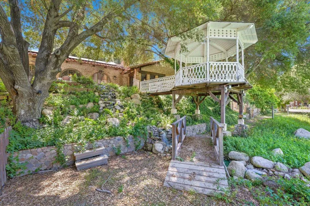 https://cdn.realtyfeed.com/cdn/127/306441127/94a8d327323b63fbd5d92ddcece8395b.webp