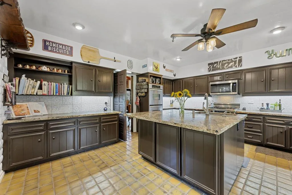 https://cdn.realtyfeed.com/cdn/127/306441127/96acbf889b6b89d3414c9c477da925a8.webp