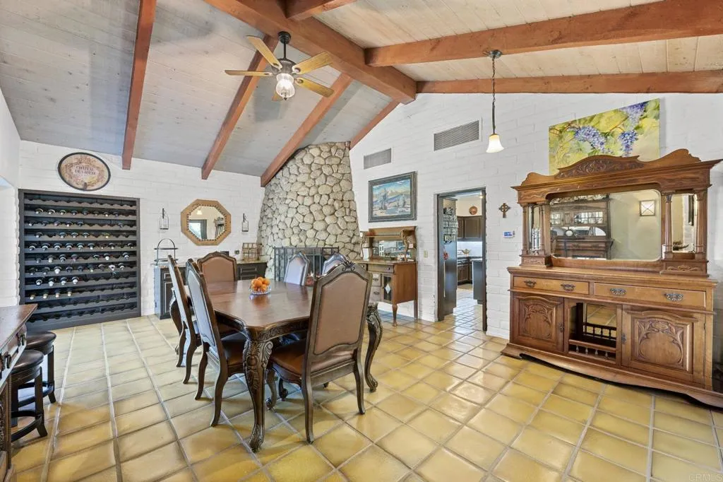 https://cdn.realtyfeed.com/cdn/127/306441127/b1fd617f6a163902c13196a6be6a02db.webp
