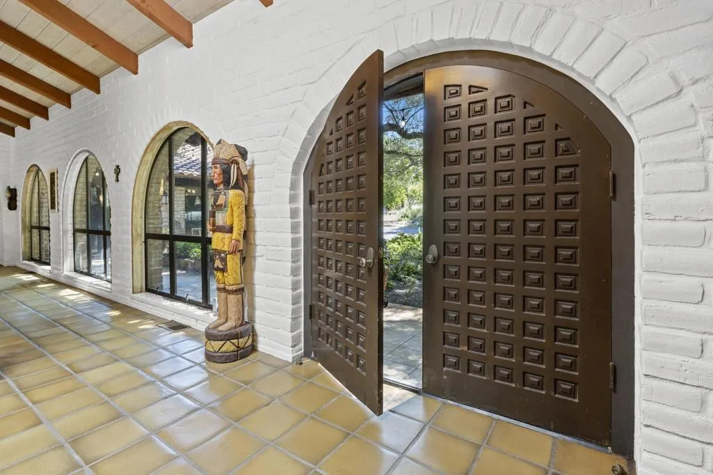 https://cdn.realtyfeed.com/cdn/127/306441127/c9b81f44224b44f3a5a9b398934daa35.webp