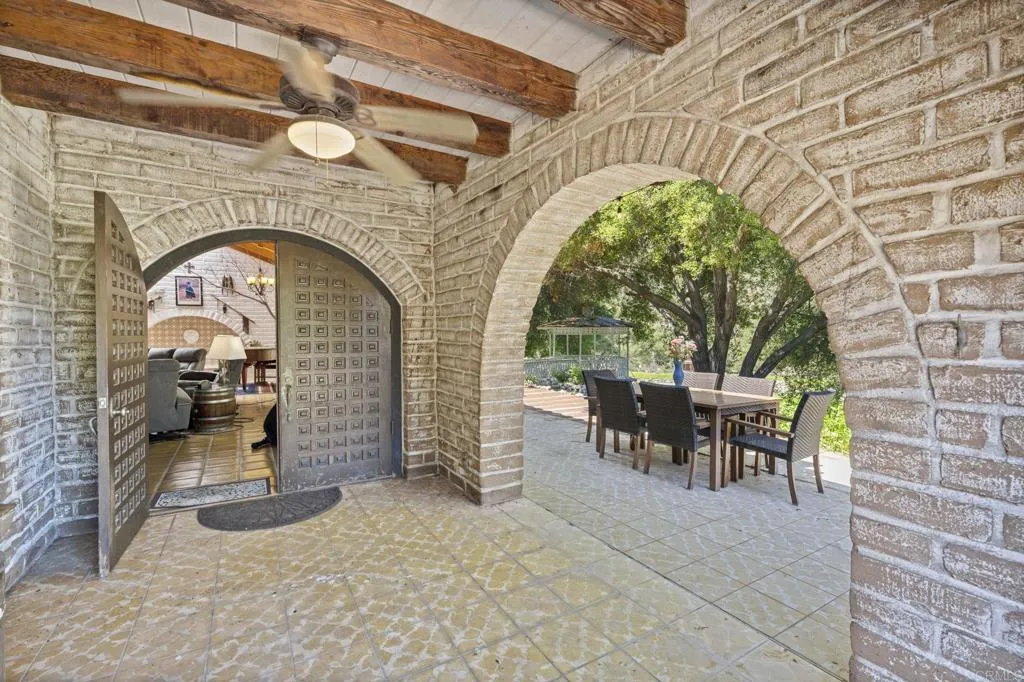 https://cdn.realtyfeed.com/cdn/127/306441127/c9e7a299c700319ec2f4b21ec4d2b1e4.webp