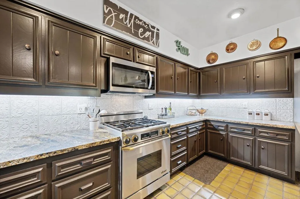 https://cdn.realtyfeed.com/cdn/127/306441127/d1df01e516ce68df7c79bd735e63861f.webp