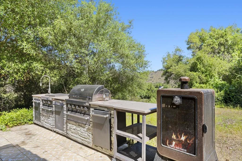 https://cdn.realtyfeed.com/cdn/127/306441127/f81ff3ab3d0e0f7c153d132a957971f9.webp