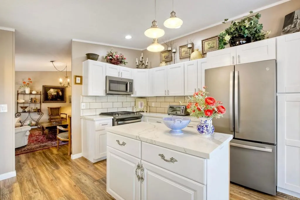 https://cdn.realtyfeed.com/cdn/127/306441242/3ebee9e828f84c5a7bf20a647cff146a.webp