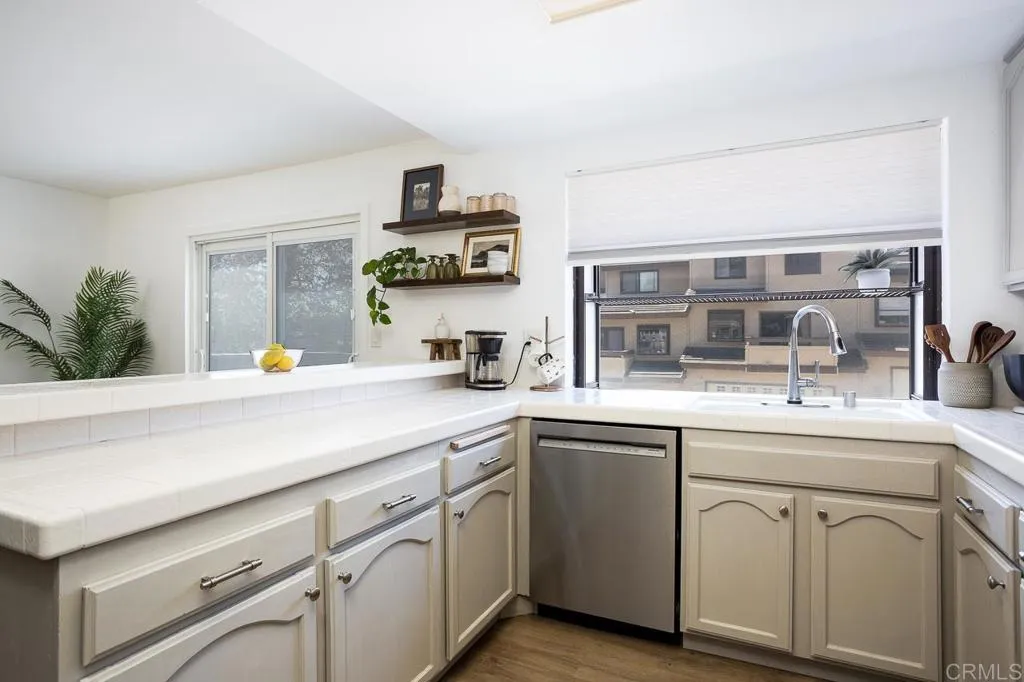 Photo #6: PTP2503527 Listing 