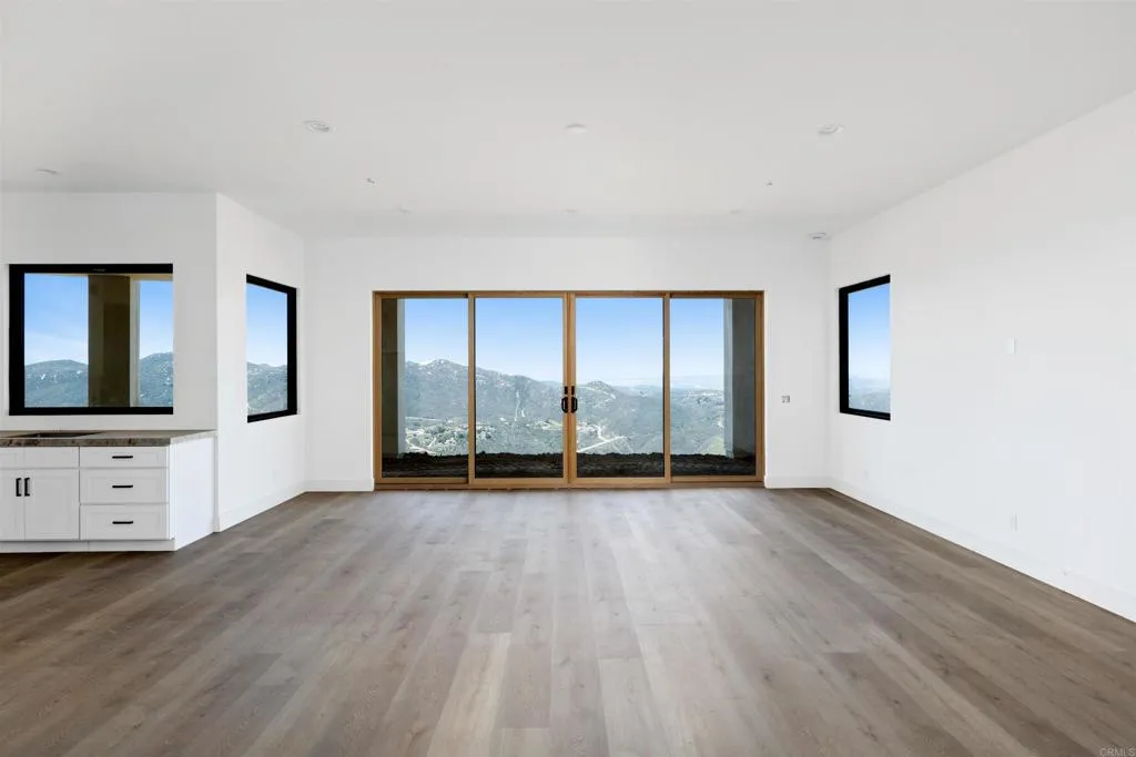 https://cdn.realtyfeed.com/cdn/127/306441311/19aebc123bdde2dbed319936ee7bb6cb.webp