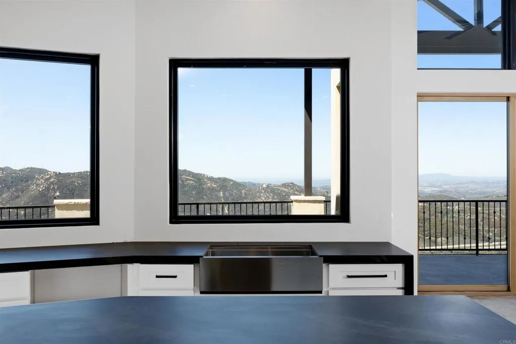 https://cdn.realtyfeed.com/cdn/127/306441311/ba19457e826684d4a7652245932ce4aa.webp