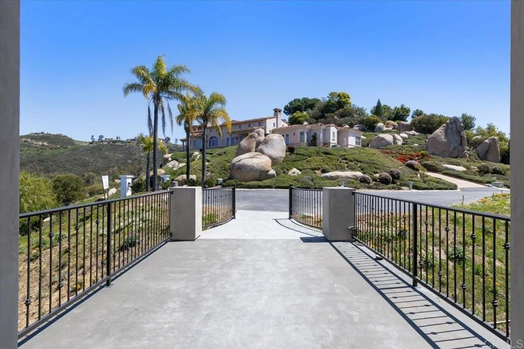 https://cdn.realtyfeed.com/cdn/127/306441311/f47e342a0db342f689fb82c68ec420d0.webp