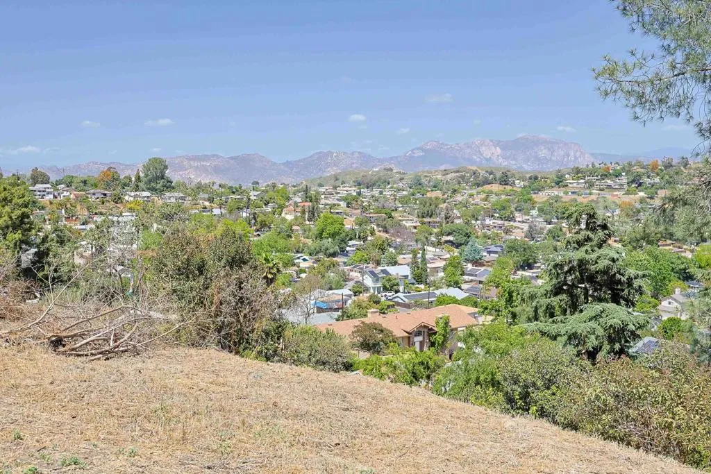 https://cdn.realtyfeed.com/cdn/127/306441435/a0062b83563fd4b329edee54d5e0149d.webp