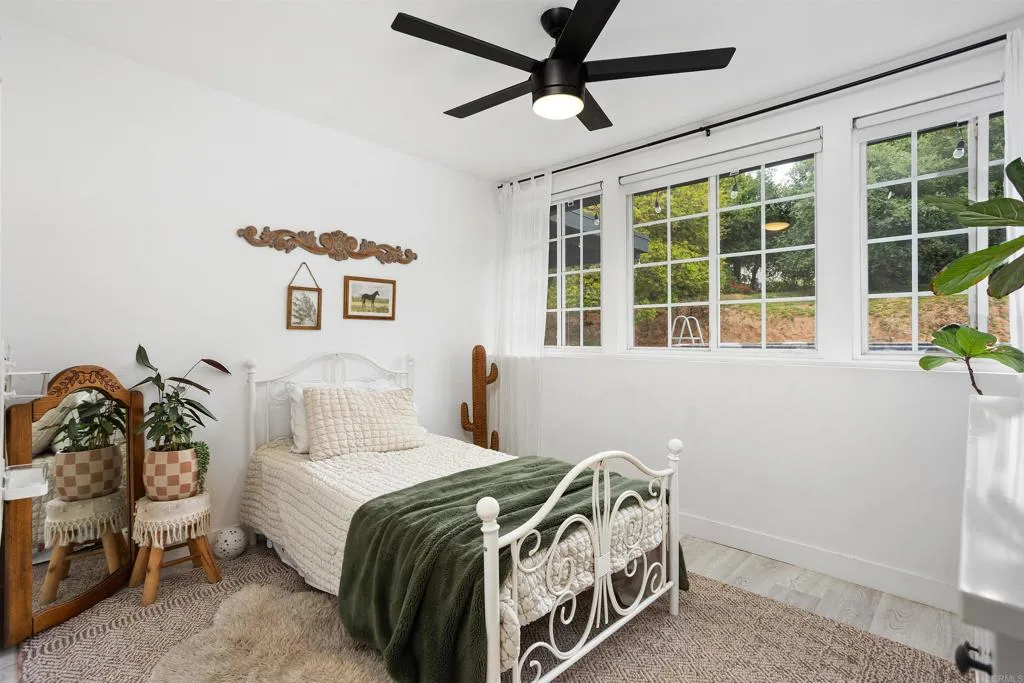 https://cdn.realtyfeed.com/cdn/127/306441438/979434f0b9f75563c9663776807ffcd7.webp