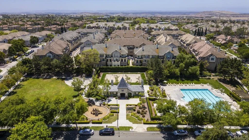 https://cdn.realtyfeed.com/cdn/127/306441449/4c878327536b54d73af4ff991bee9137.webp